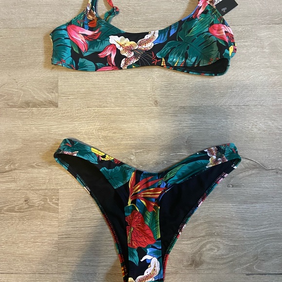 🔥NWT🔥Fashion Nova” Tropical Bikini Swimsuit - Picture 2 of 4